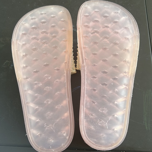 Puma collab with Fenty - Picture 2 of 4